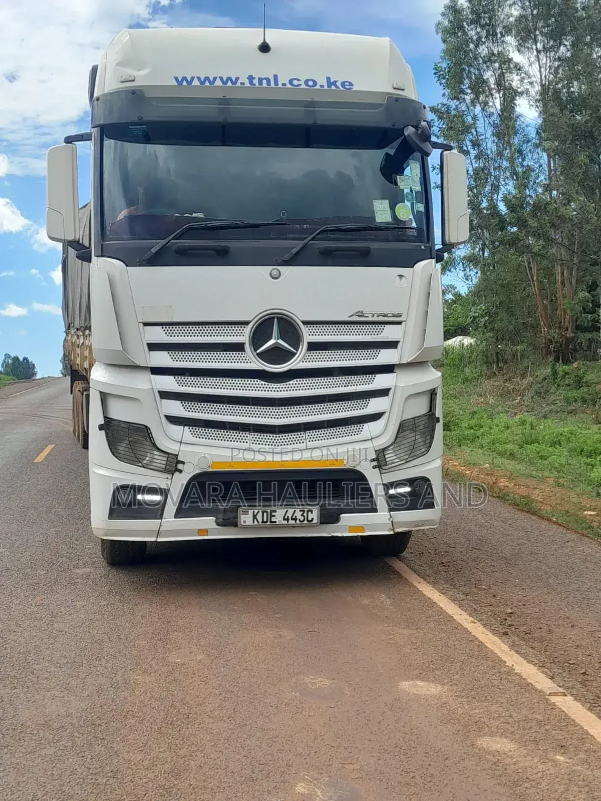 Highsided Trailer for Goods Delivery Available