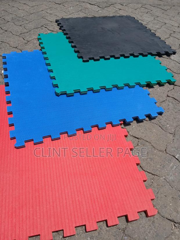 Interlocking Workout Mats (Gym Mats) - thumbnail 3