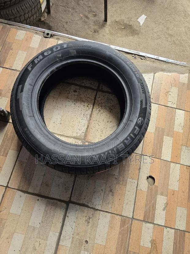 205/60r16 Firemax Tyre - thumbnail 3