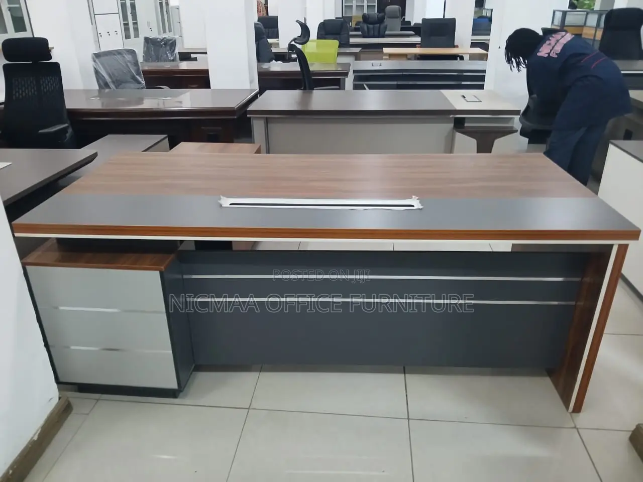 Premium Finish Functional Design Advanced Desk