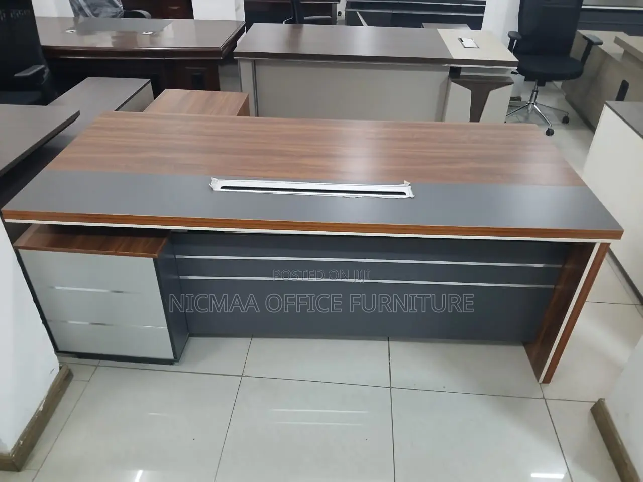 Premium Finish Functional Design Advanced Desk