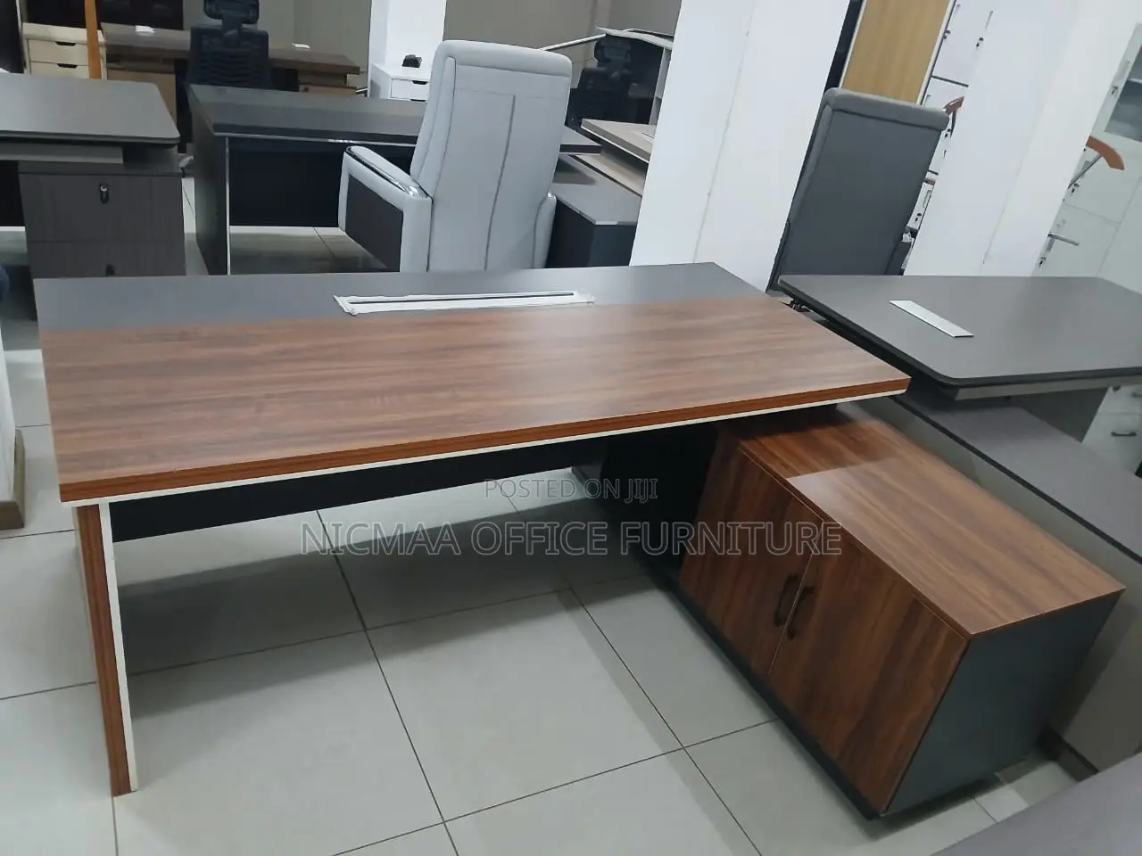 Premium Finish Functional Design Advanced Desk