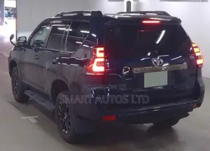 Toyota Land Cruiser Prado 2.8 2020 Blue