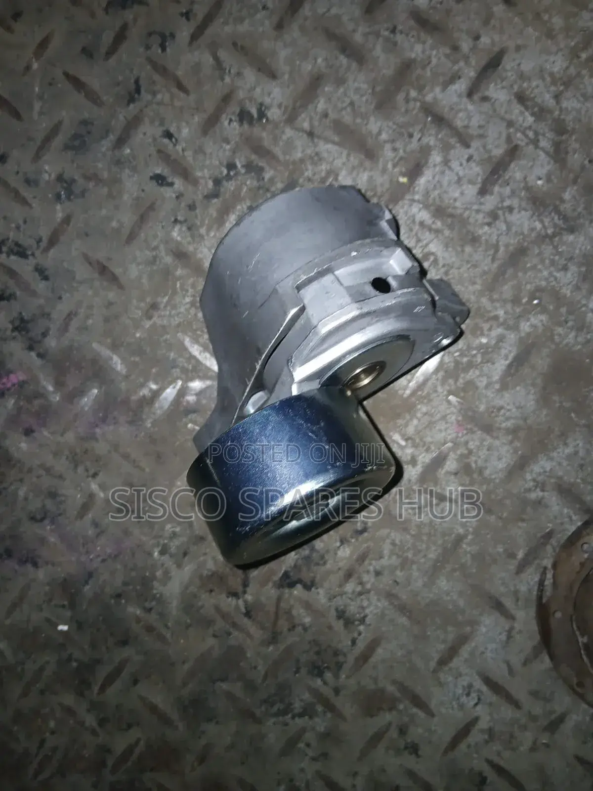 Tensioner Nissan Caravan