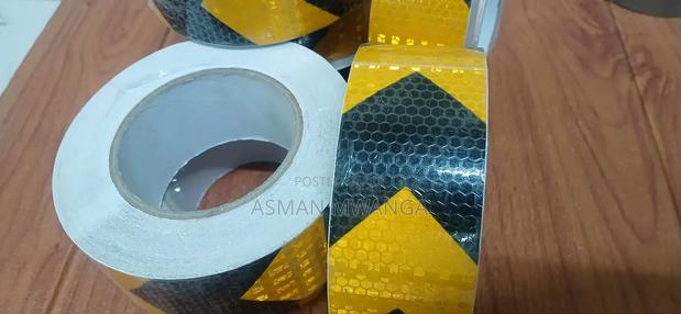 Reflective Tape Yellow Black 5cm×25m - thumbnail 2