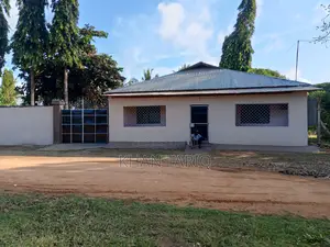 1 Acre Shamba ( Farm With Complete Proper Swahili House ) 40 Millions.