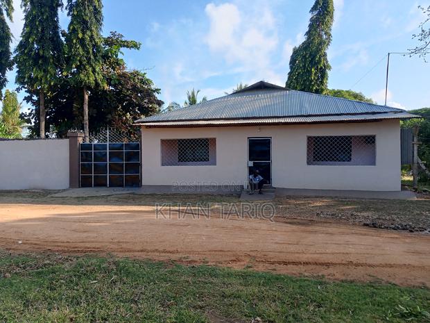 1 Acre Shamba ( Farm With Complete Proper Swahili House ) 40 Millions.
