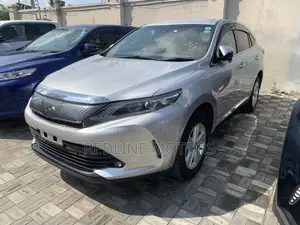 Toyota Harrier 2.0 2018 Silver