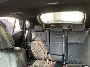 Toyota Harrier 2.0 2018 Silver