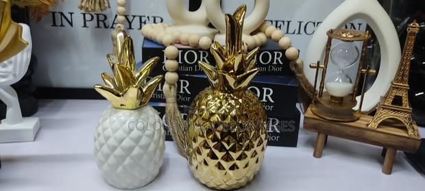 Pineapple Decor Gold and White - main view