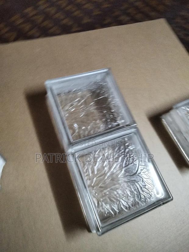 Parallel Clear Glass Block - thumbnail 2