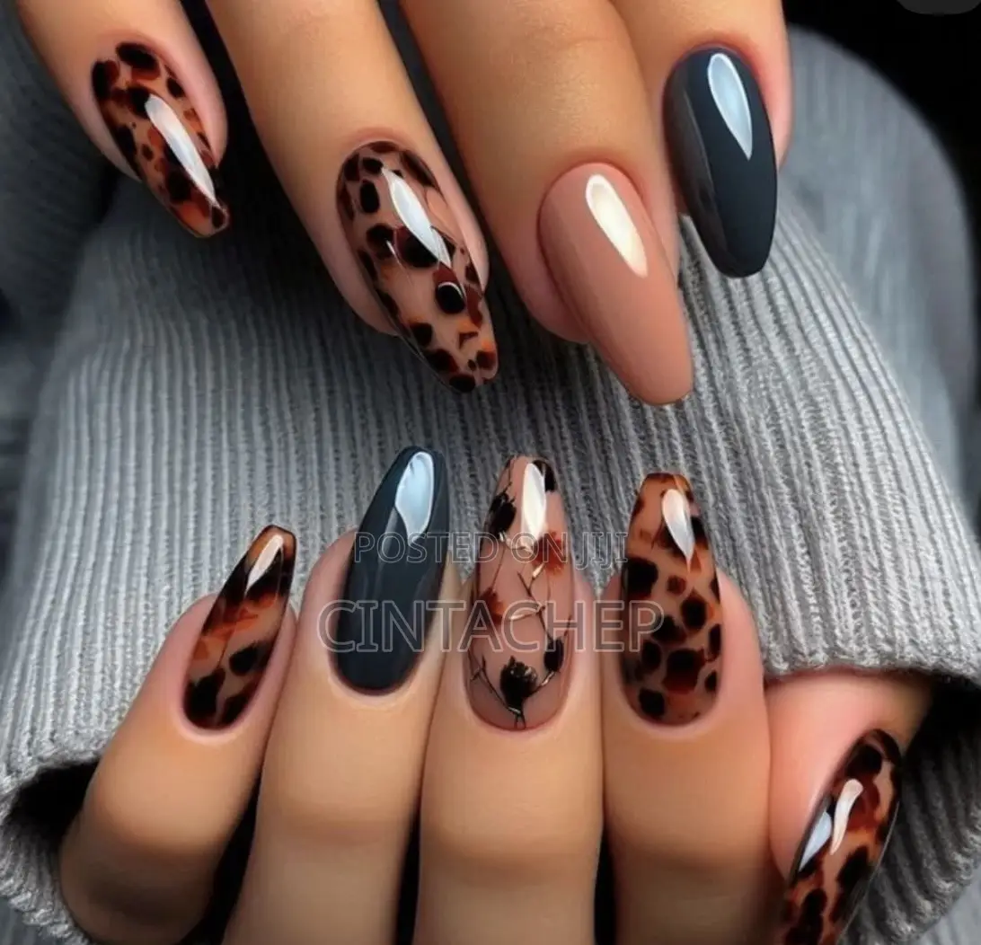 Professional Nail Tech Needed