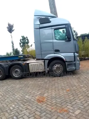 Flatbed Trailers Accessible for Jobs
