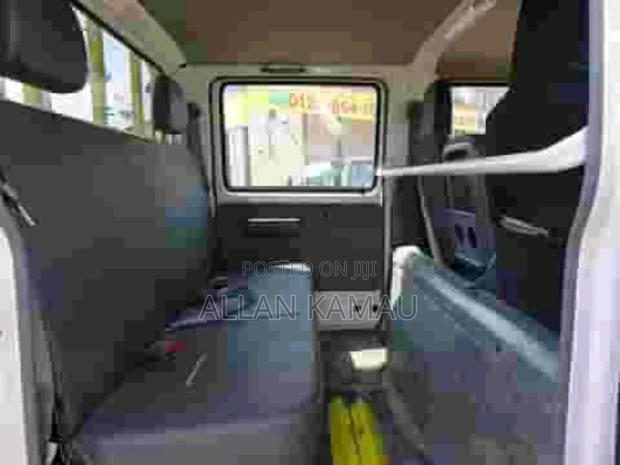 Mitsubishi Canter - thumbnail 2