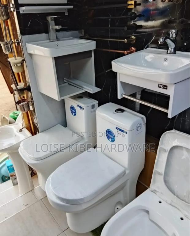 8078 Frencia Toilet Available