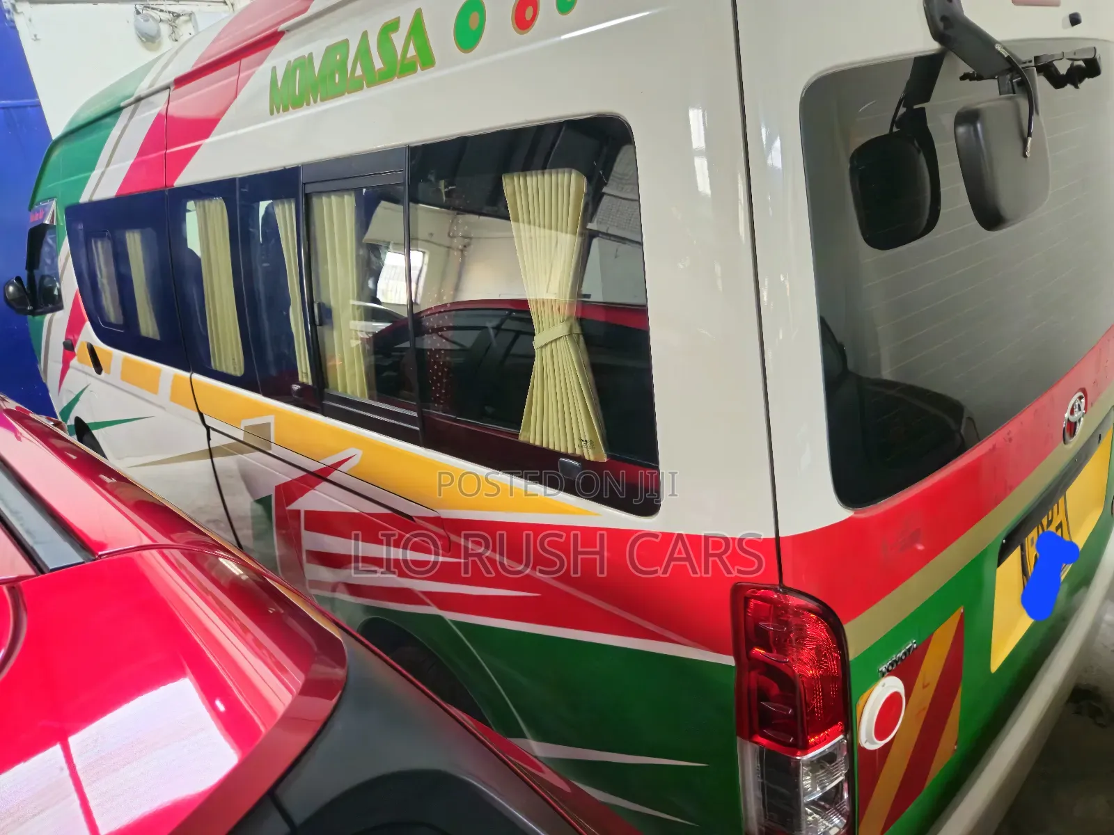 Toyota HiAce 2019 White