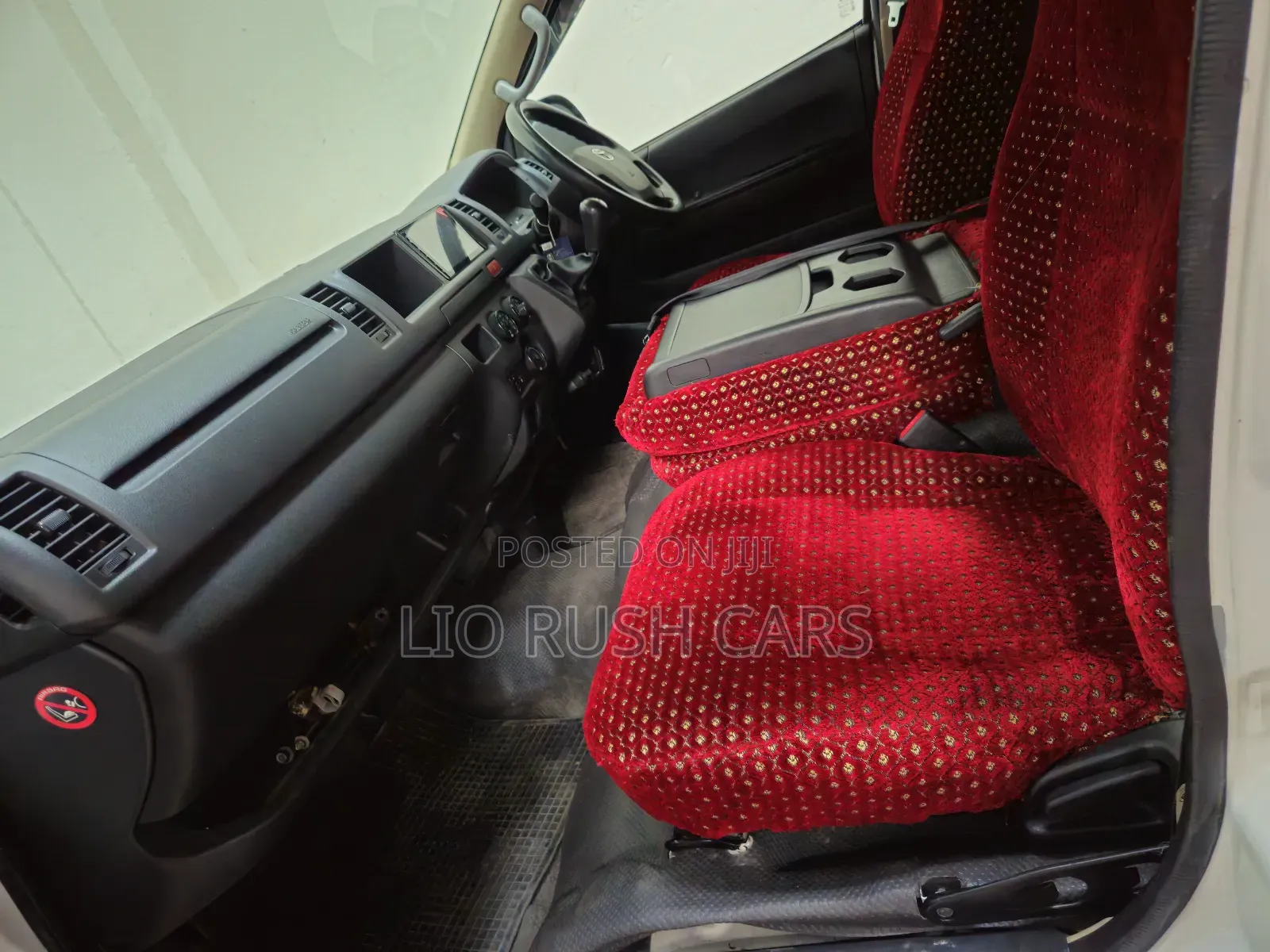 Toyota HiAce 2019 White