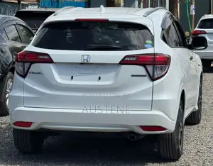 Honda Vezel 1.5 Hybrid 2WD 2018 White