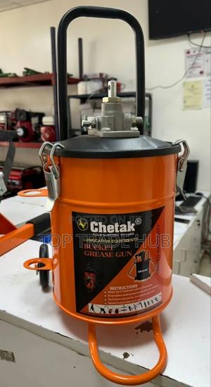 Chetak Bucket Grease Gun With Wheels 10kg - thumbnail 2