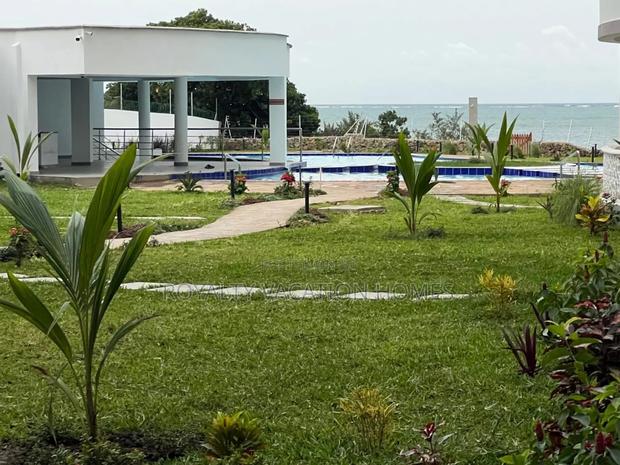 1bedroom Beachfront Apartment at Baobab, Nyali