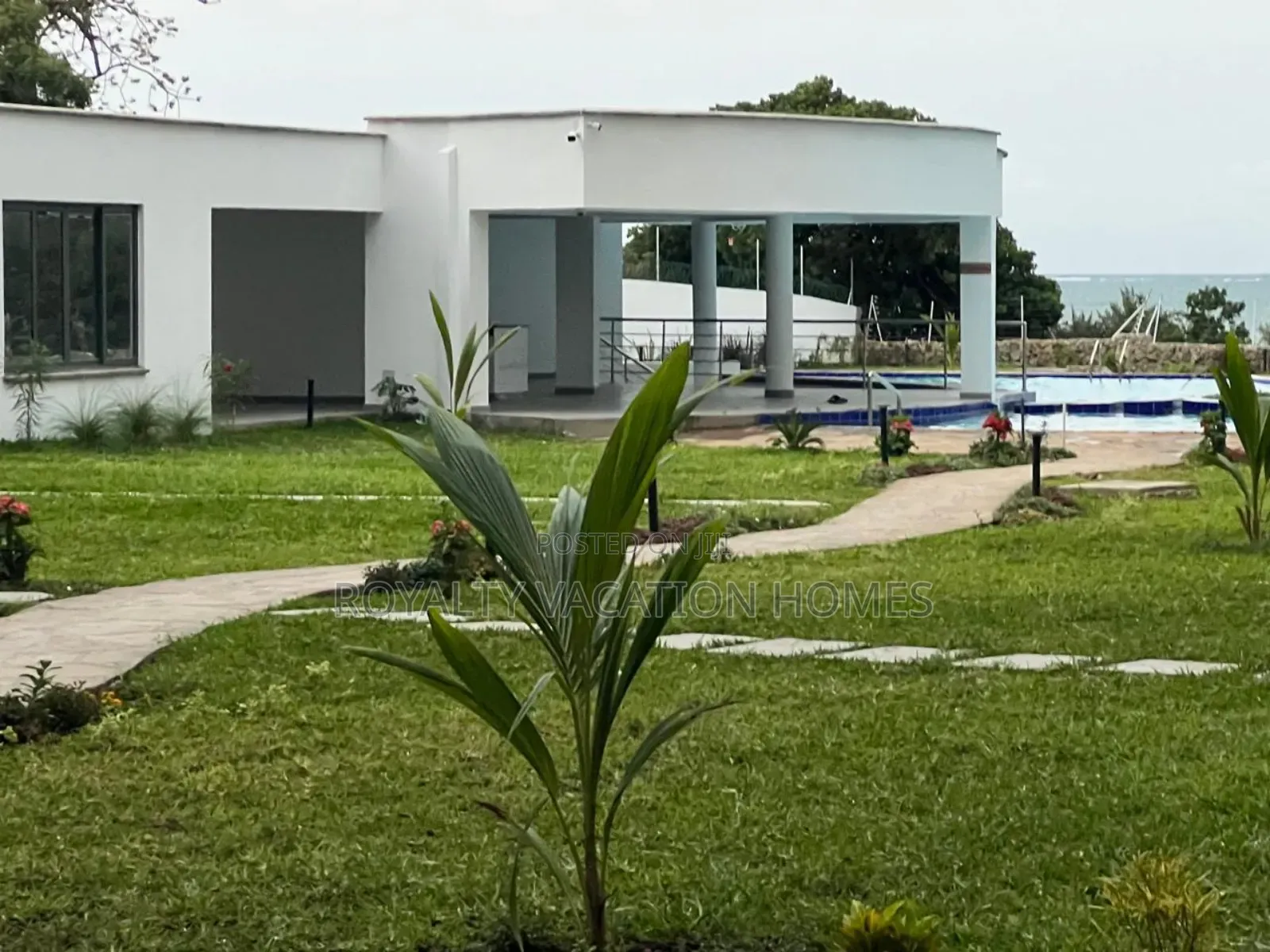 1bedroom Beachfront Apartment at Baobab, Nyali