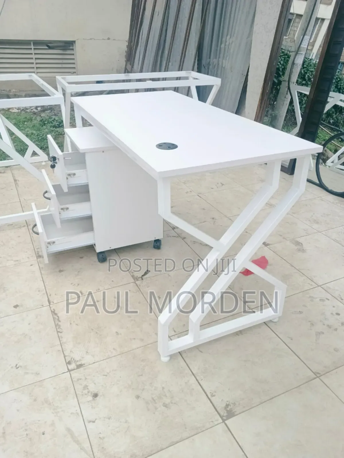Nice Stand Office Table