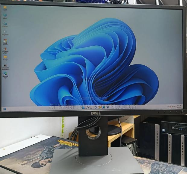 Dell P2417h 24 Inches Monitor
Ports: Dp/Hdmi/Vga - main view