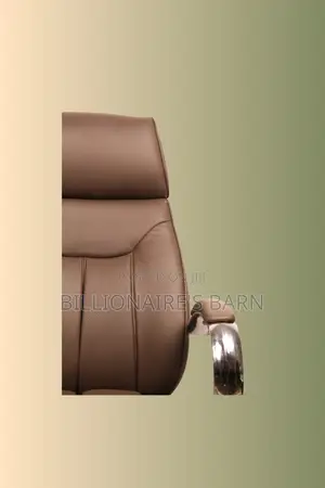 Brown Executive Leather Office Chair — Swivel Base