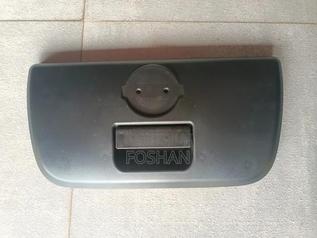 Np 300 Boot/Tailgate Handle