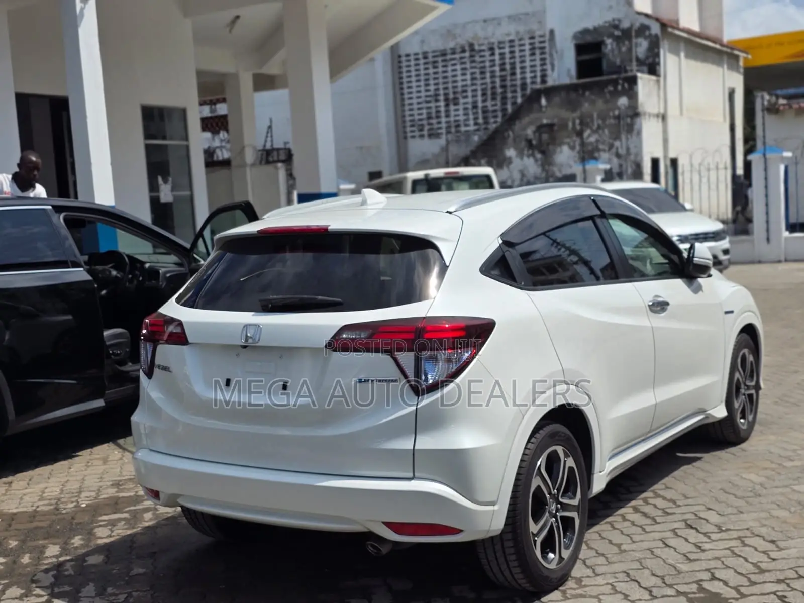 Honda Vezel 1.5 Hybrid 2WD 2018 White