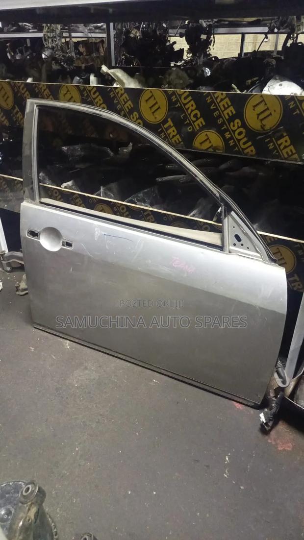 Door Nissan Teana