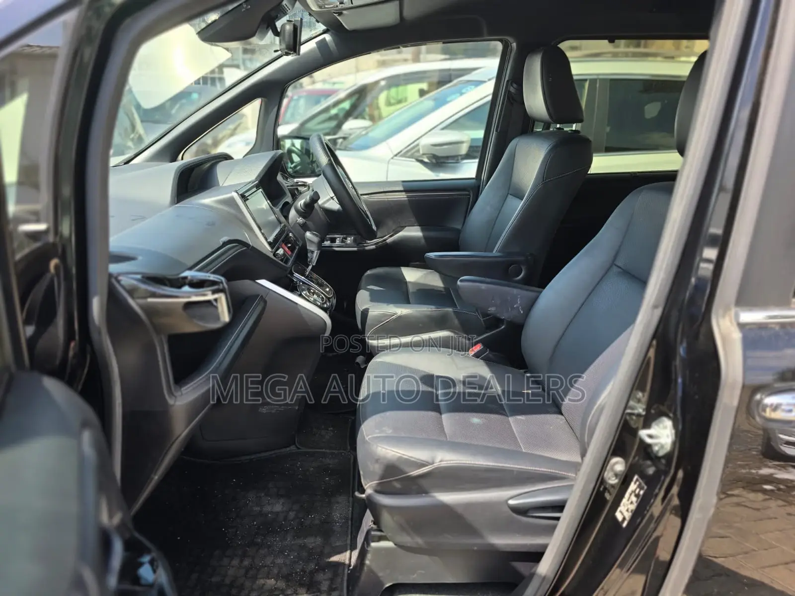 Toyota Esquire 2018 Black