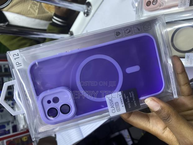 Jetech Magnetic Case for iPhone 12 Transluscent Matte Case - thumbnail 3