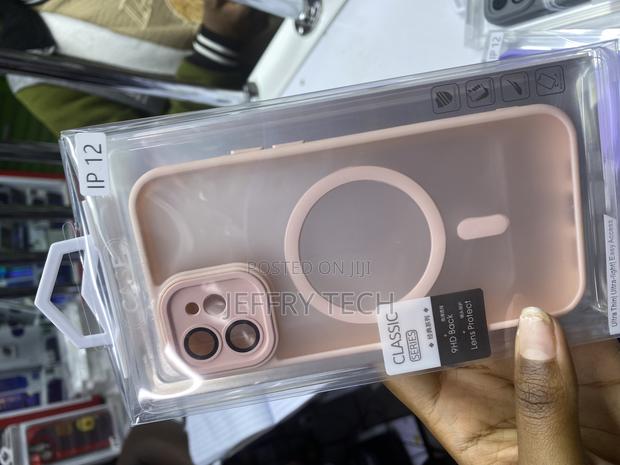 Laliga Magnetic Case for iPhone 12 Transluscent Matte Case - thumbnail 2