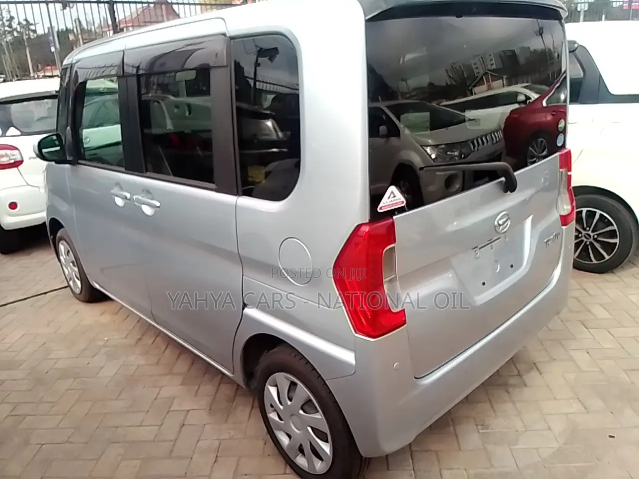 Daihatsu Tanto 2018 Silver