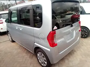 Daihatsu Tanto 2018 Silver