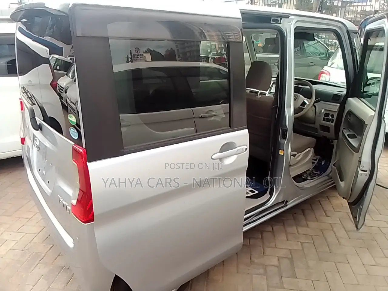 Daihatsu Tanto 2018 Silver