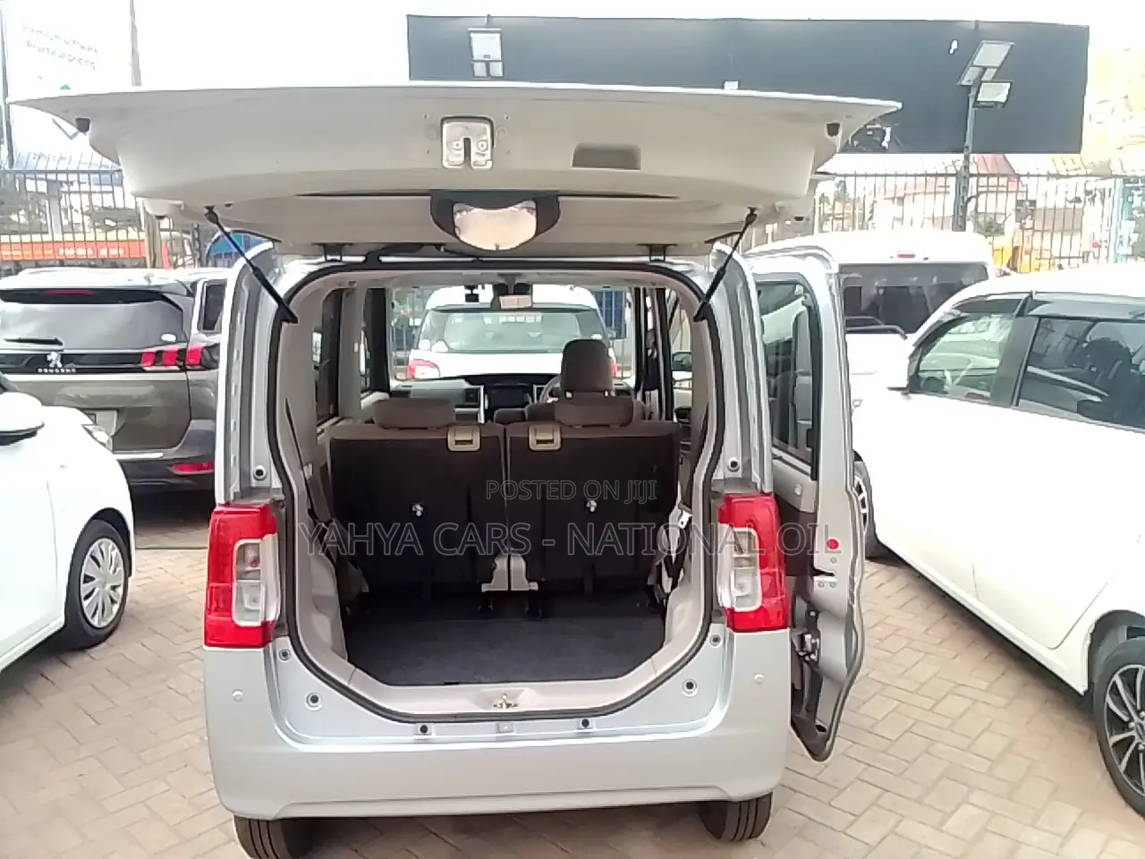 Daihatsu Tanto 2018 Silver