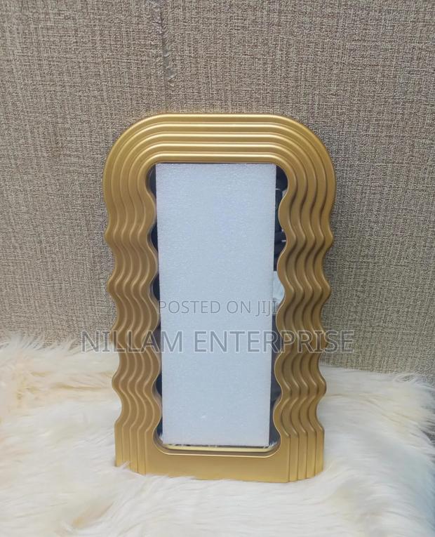 Desktop Wavy Mirror - thumbnail 3