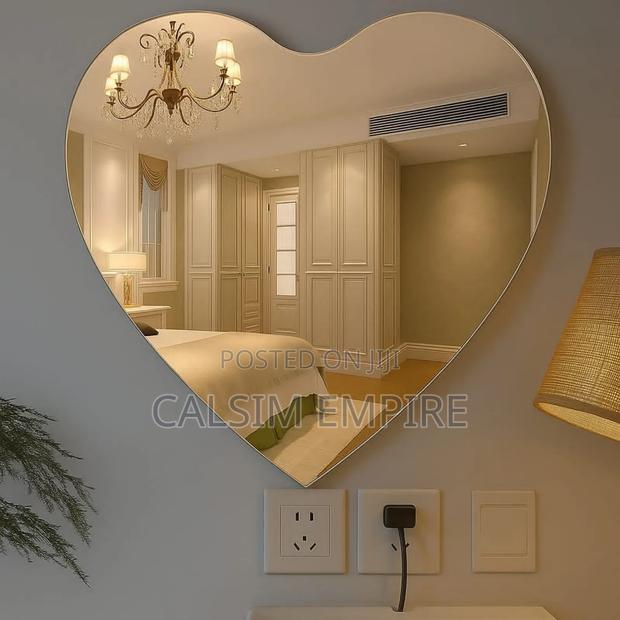 Heart Shaped Acrylic Mirror Size : 45*30 Cm - main view