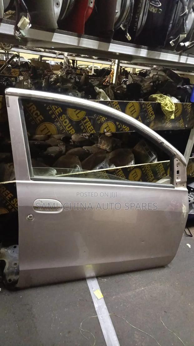 Door Daihatsu Mira