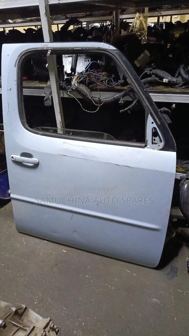 Door Toyota Nissan Cube