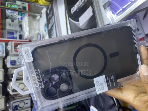 Wqerty iPhone 13 Pro Max Translucent Matte Back Case - thumbnail 3