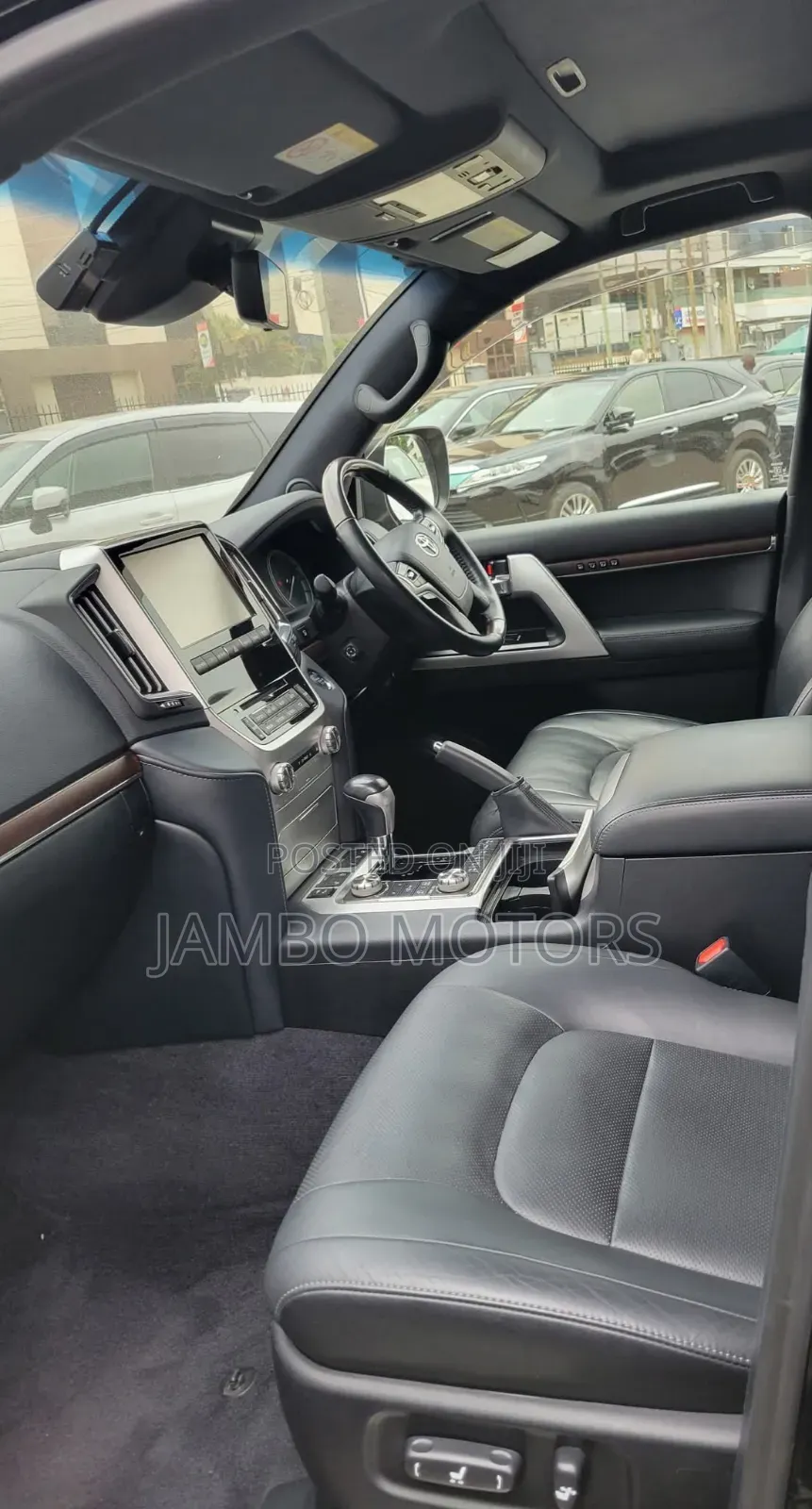 Toyota Land Cruiser 4.6 V8 ZX 2019 Gold