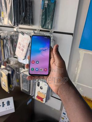 Samsung Galaxy S10e 128 GB Blue - main view