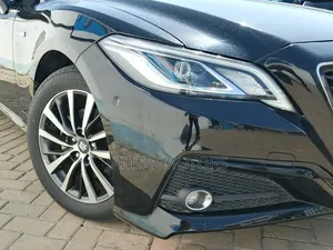 Toyota Crown 2019 Black