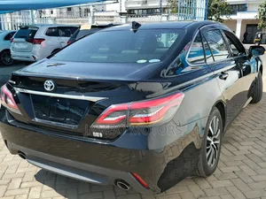 Toyota Crown 2019 Black