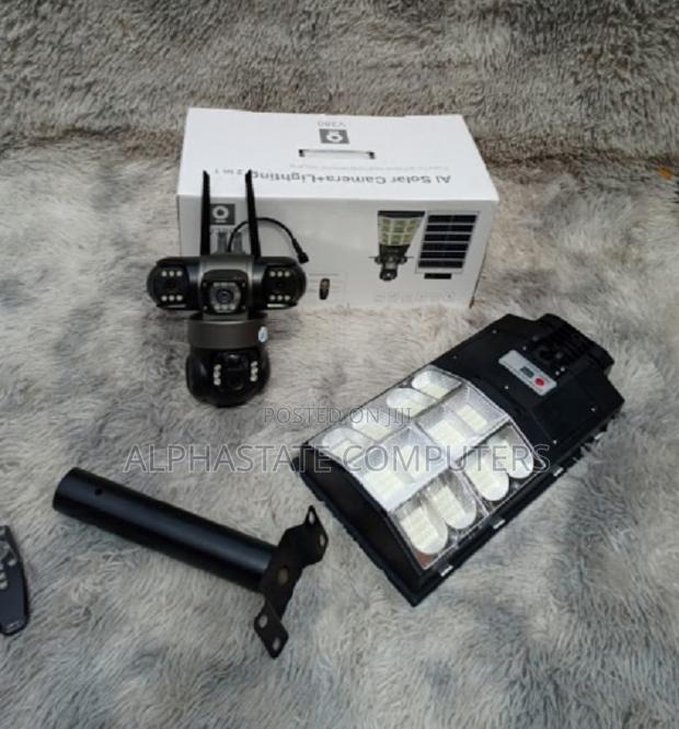 Streetlight 4g Solar Triple Lens PTZ Camera 180w