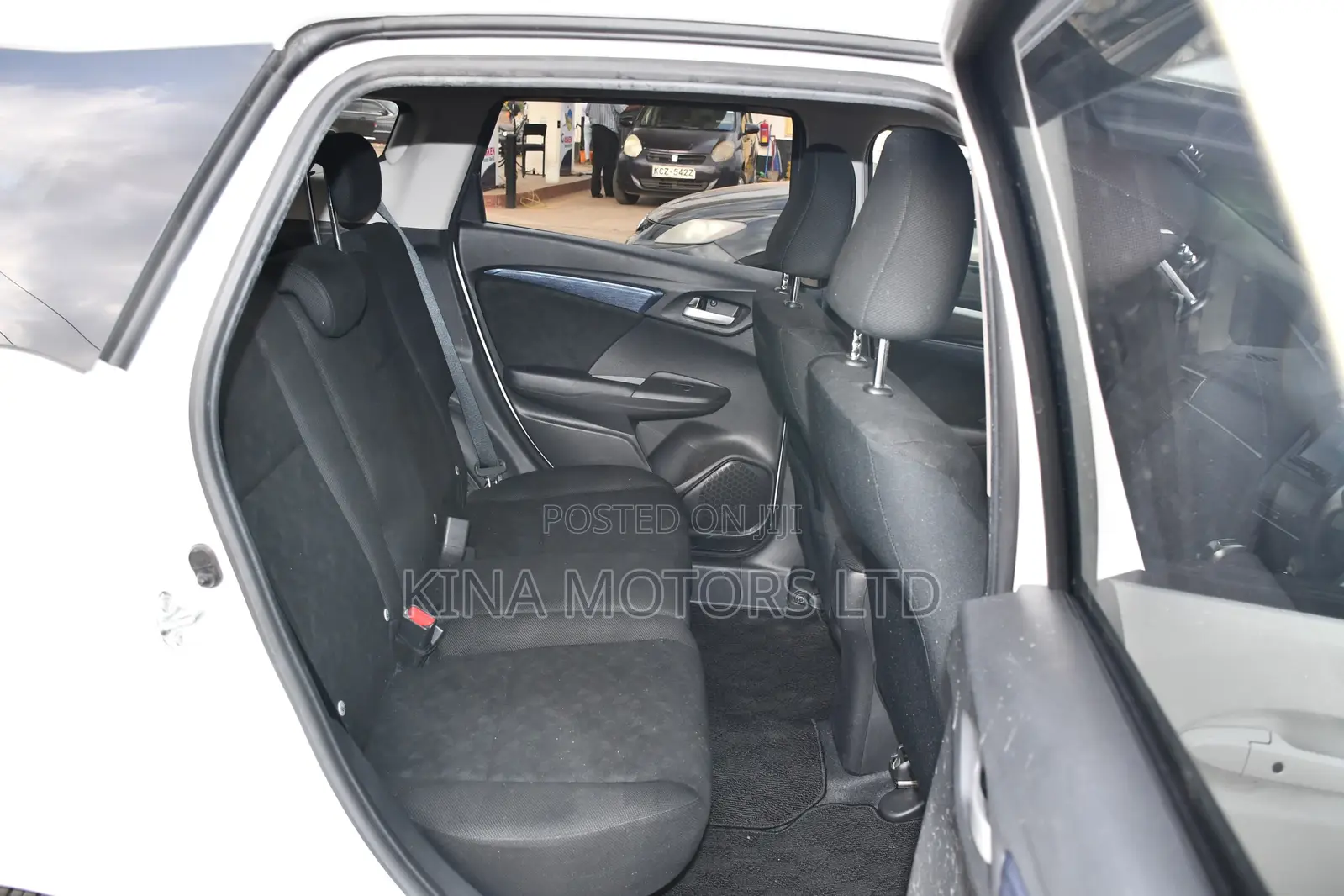 Honda Shuttle 1.5 Hybrid 2WD 2018 Off white