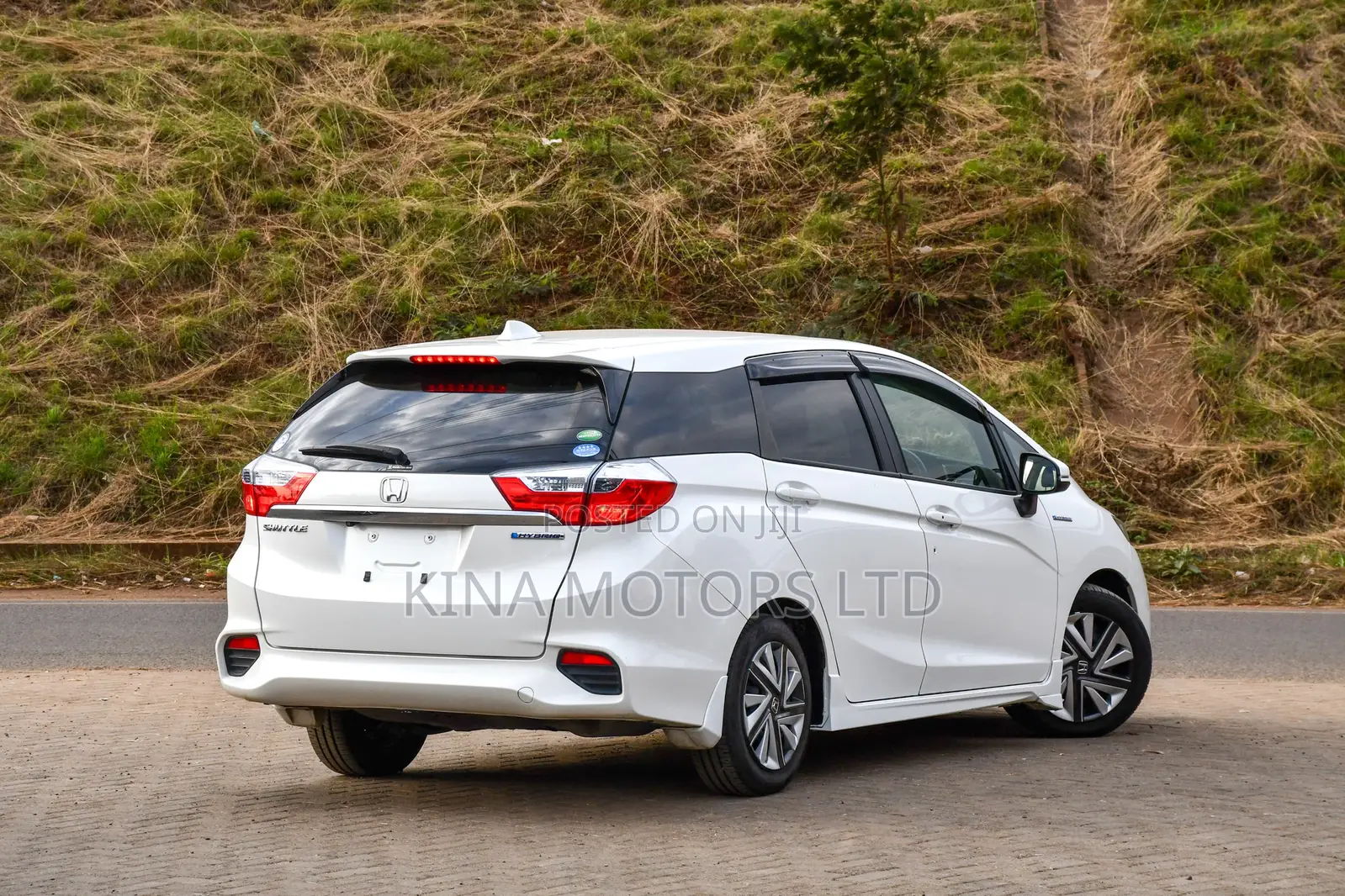 Honda Shuttle 1.5 Hybrid 2WD 2018 Off white
